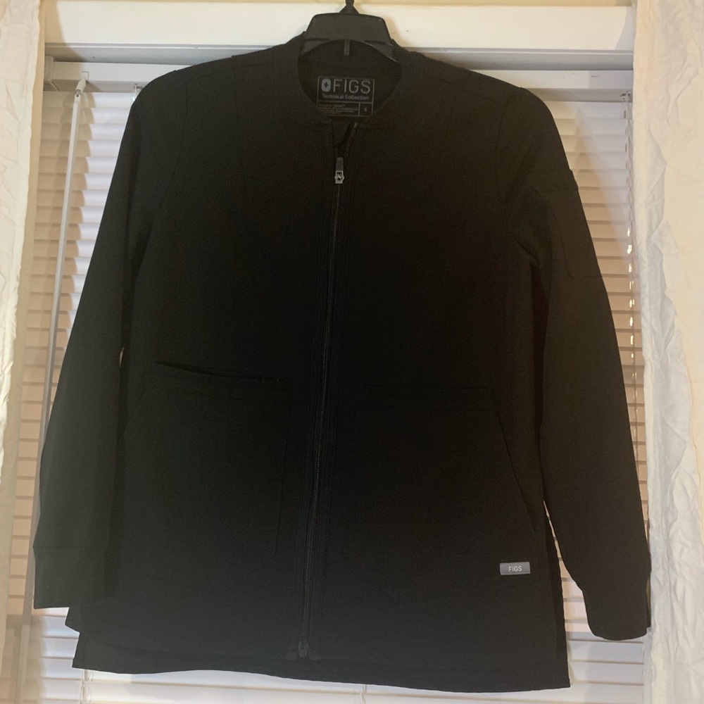FIGS Bellery jacket